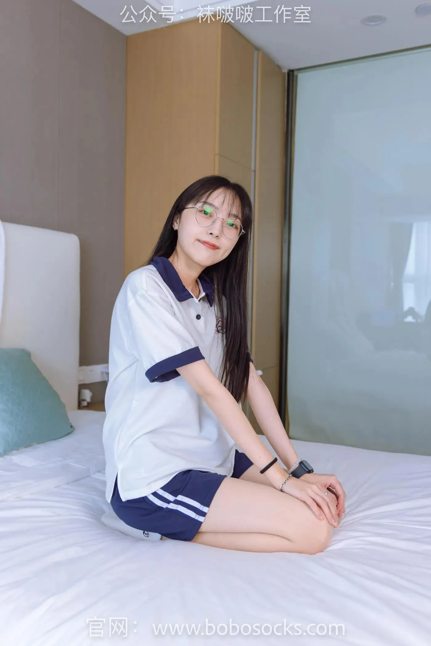 [BoBoSocks袜啵啵]NO.118 稚予-运动鞋、白棉袜、肉丝、踩小熊玩偶 [140P]插图5